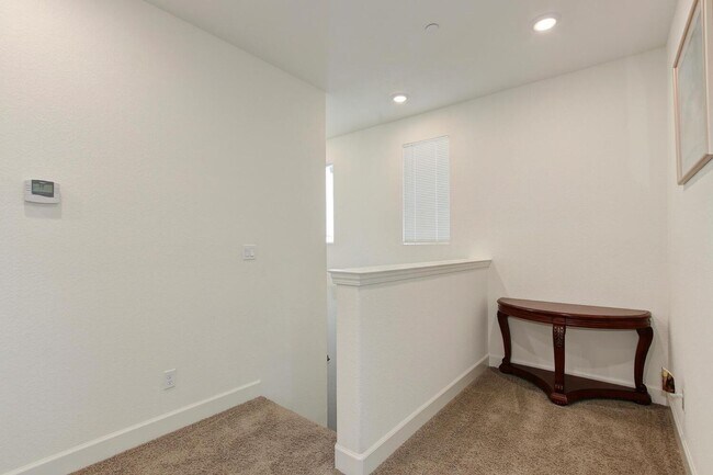 Building Photo - MOVE IN READY!  4 Bedroom Home in Whitney Ranch Rocklin