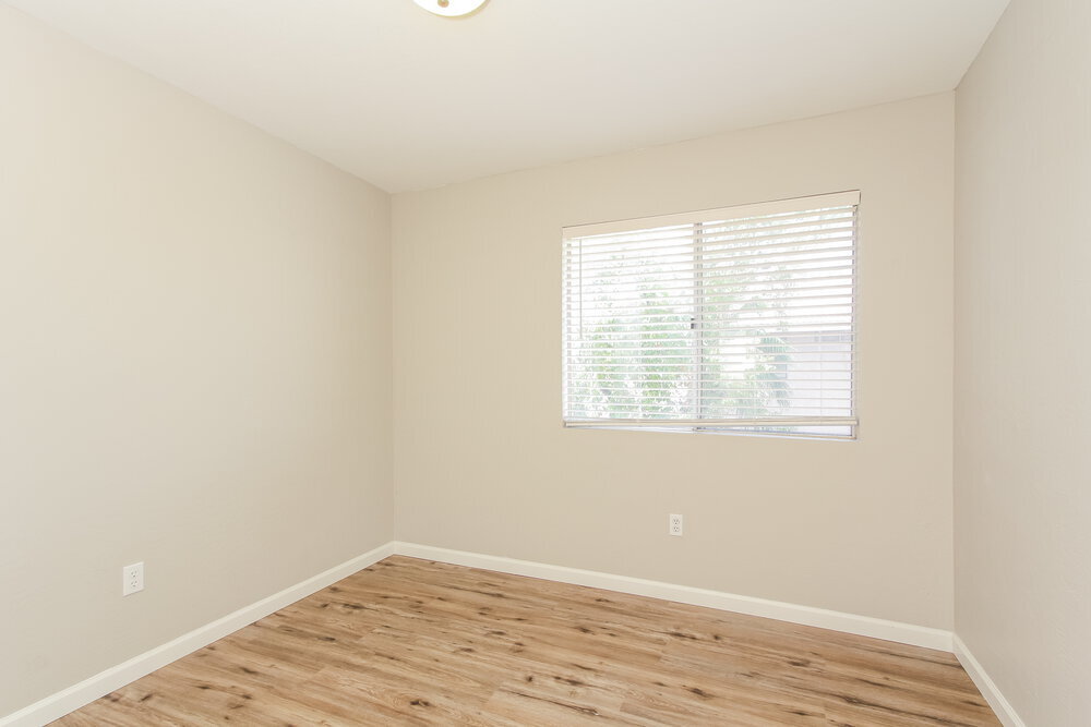 Building Photo - 1424 E Park Ave
