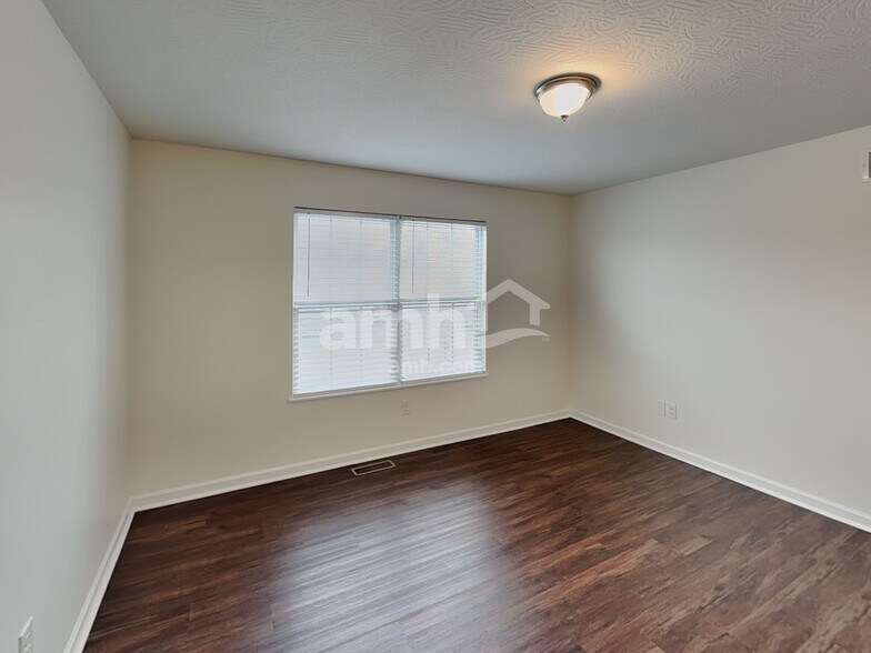 Building Photo - 122 Faulkner Dr