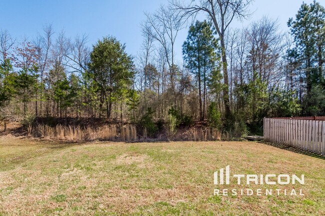 Building Photo - 6724 Commack Dr