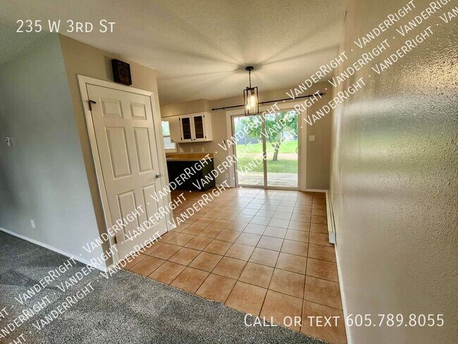 Building Photo - 235 W 3rd St-
