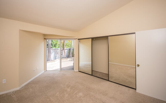 Building Photo - Very Charming 2BR/2BA Condo in Calavera Hi...