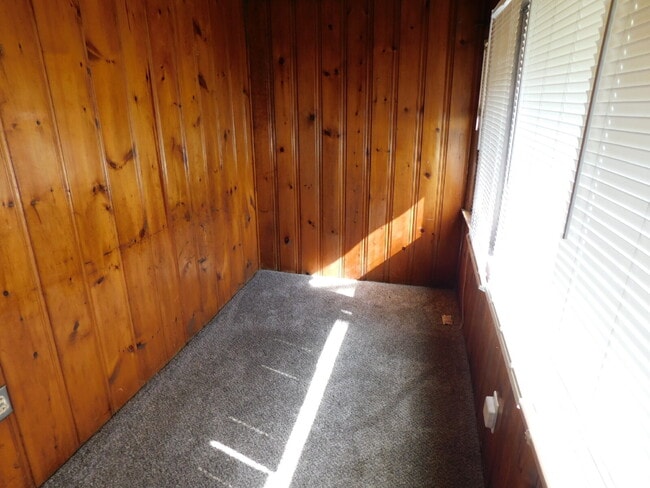 Building Photo - Lower Unit Duplex Walking Distance to Downtown Birmingham