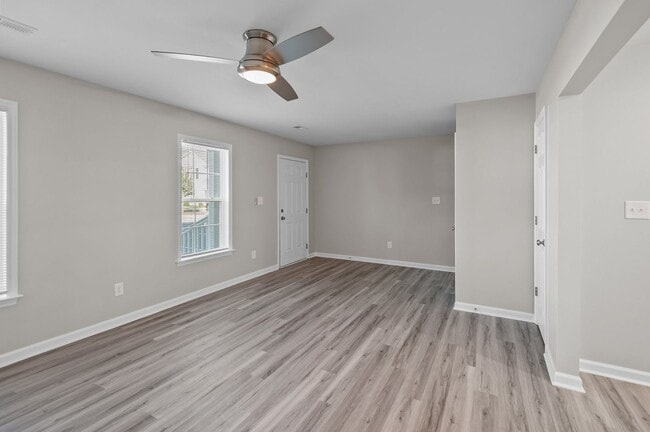 Building Photo - Newly Constructed 2 & 3 bedroom Cross Creek Townhomes in the heart of Greenville, NC