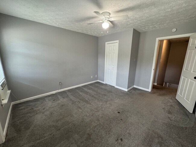 Building Photo - 1354 Cave Spring Rd SW