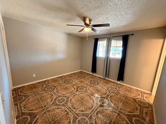 Building Photo - Single Story *NO* Carpet + *NO* HOA Avondale Home For Rent!