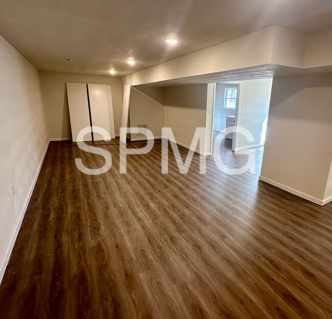 Building Photo - 612 Landfair Dr