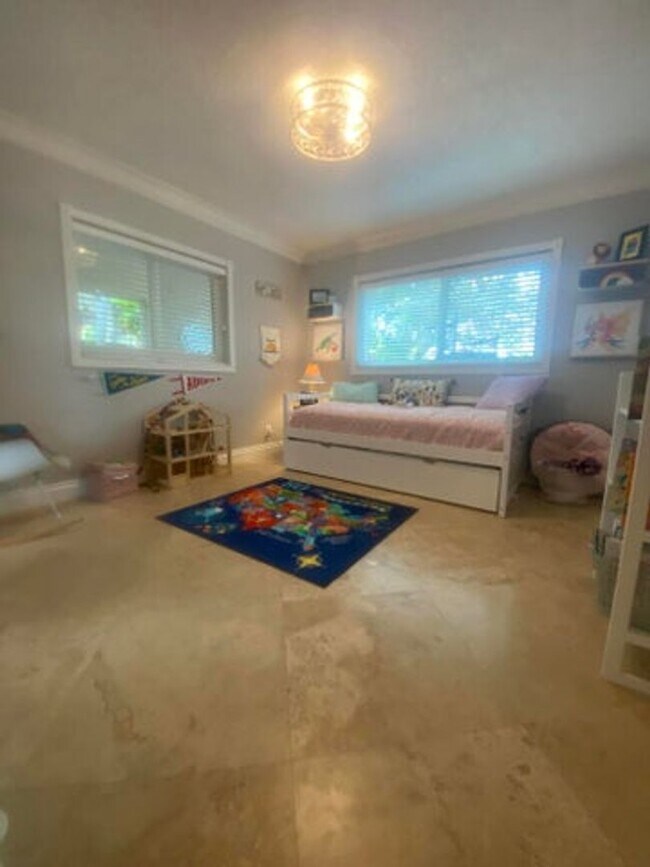 Building Photo - 1616 Adams St