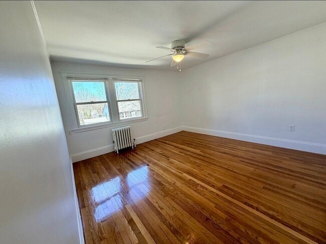 Building Photo - 38 Byron St