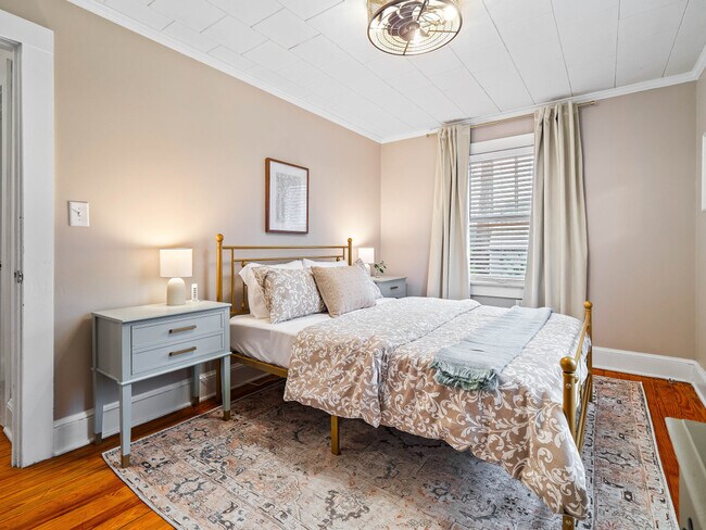 Building Photo - 2ND East Dr