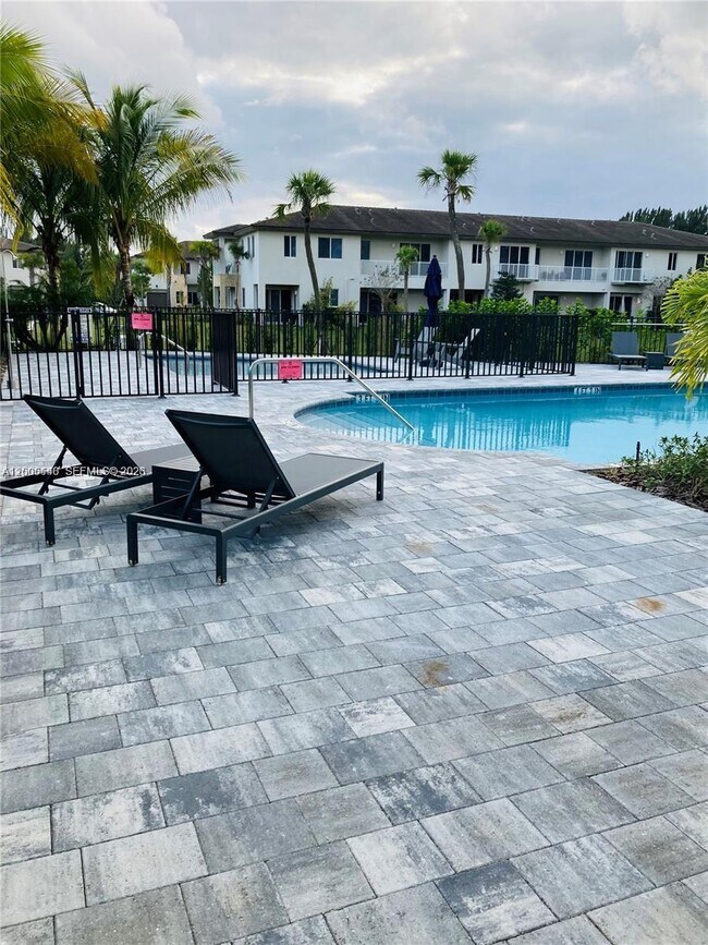 Building Photo - 640 Pioneer Way