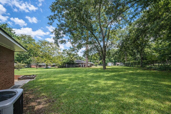 Building Photo - 3502 Cottonwood Dr