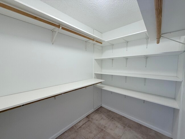 Building Photo - 3364 Jefferson St