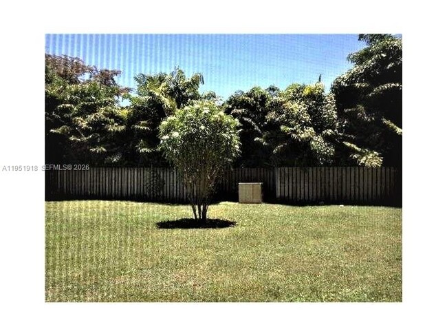 Building Photo - 9460 Live Oak Pl