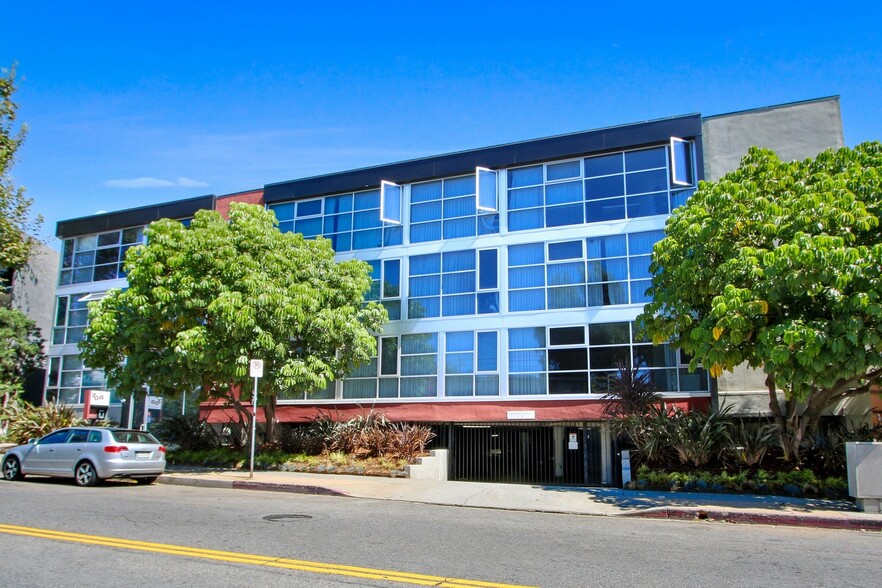 Building Photo - Barrington Avenue Apartment Homes