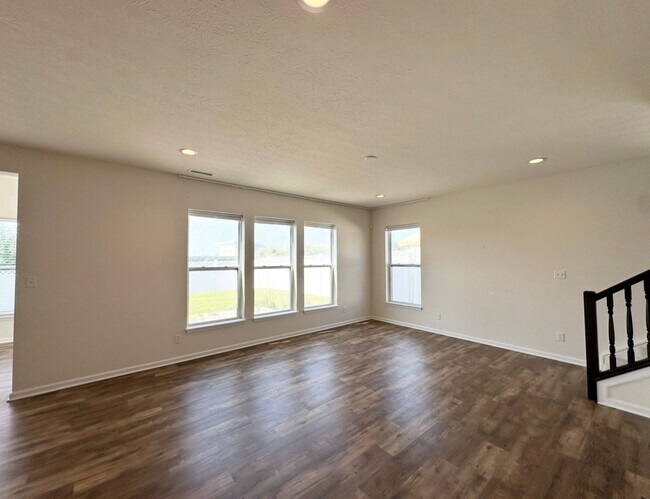 Building Photo - 1327 Sunnybrook Ln