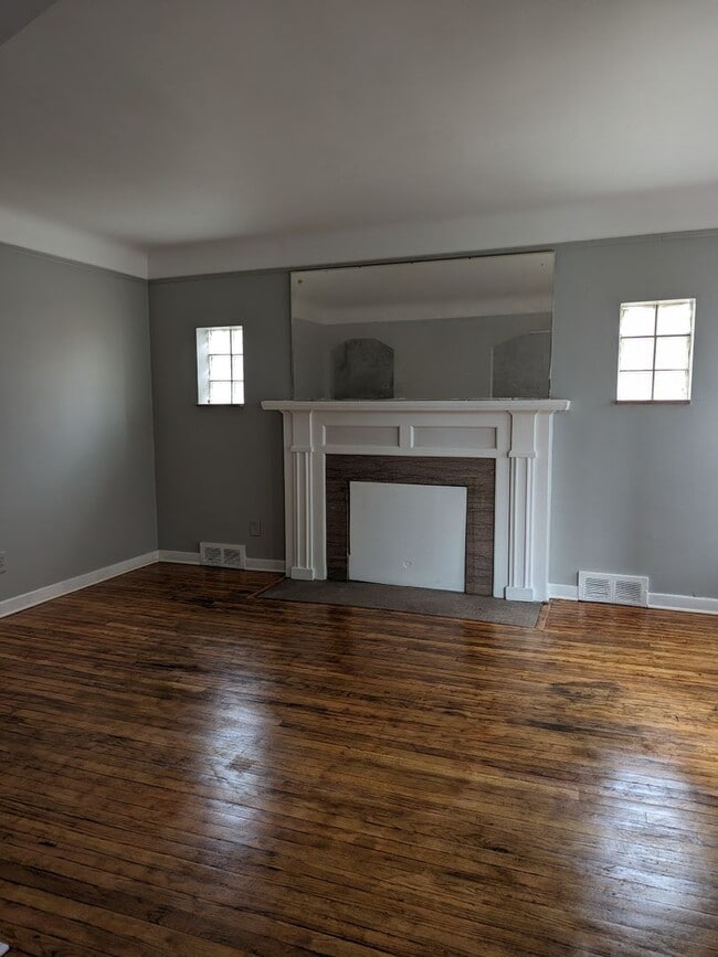 Building Photo - 18255 Oakfield Ave