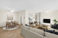 Building Photo - Parkway Apartments