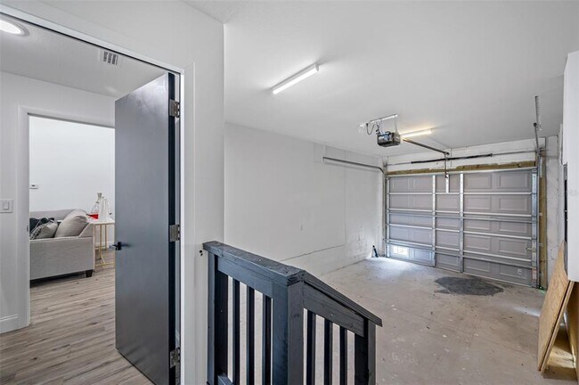 Building Photo - 3717 E Clifton St