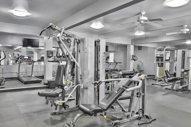 Building Photo - 2 Bed / 2 Bath Condo for Rent – Mission Valley