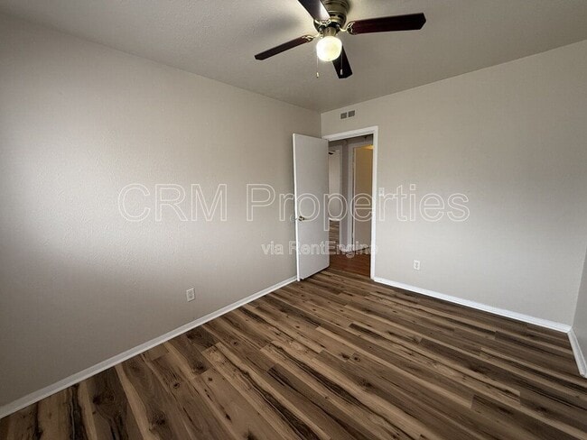 Building Photo - 5209 Mohawk Dr