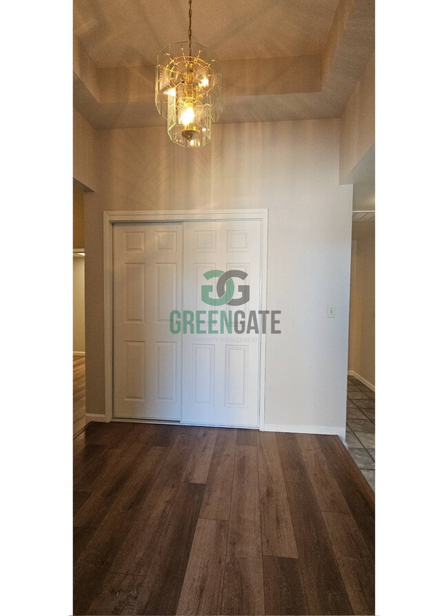 Building Photo - Now Available! Spacious 3 Bedroom, 2 Bathroom Home.