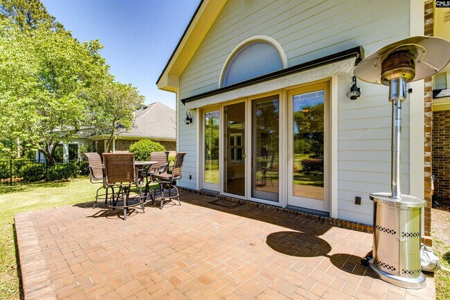 Building Photo - 98 Saluda Dr