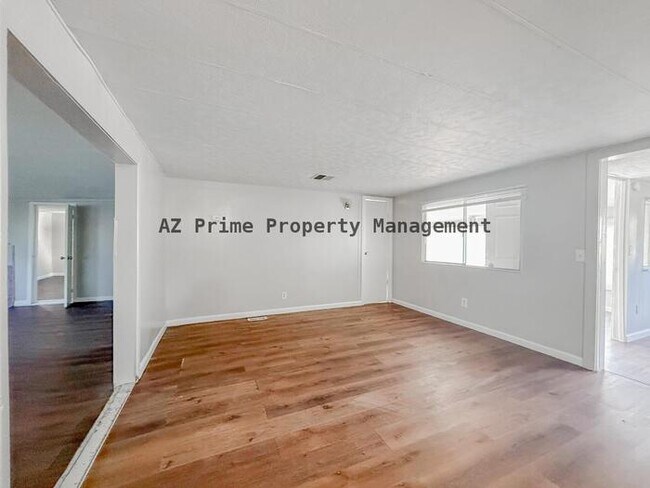 Building Photo - 17401 E Meadow Ln