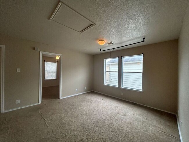 Building Photo - 1423 Range Finder