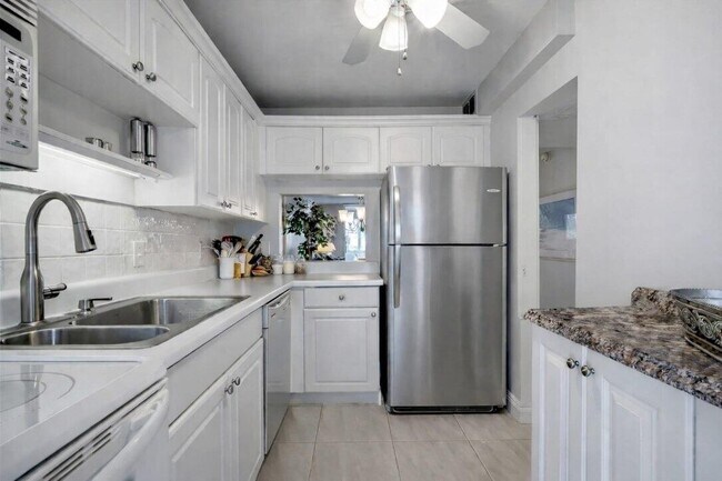 Building Photo - 4500 N Federal Hwy