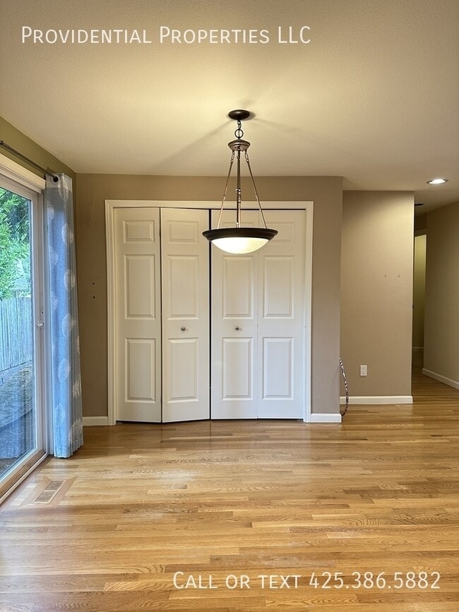 Building Photo - 3309 173rd Pl NE