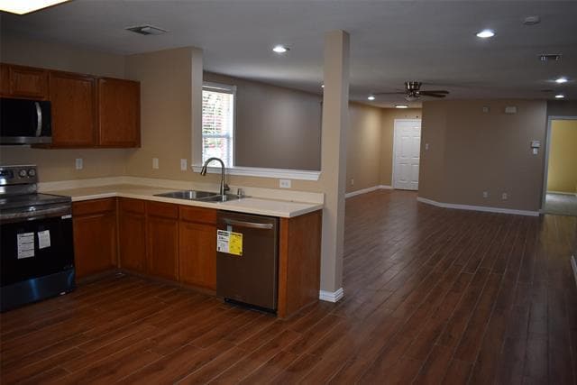 Building Photo - 721 Pickwick Ln