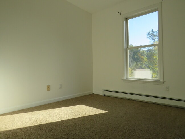 Building Photo - 15 Hayestown Heights