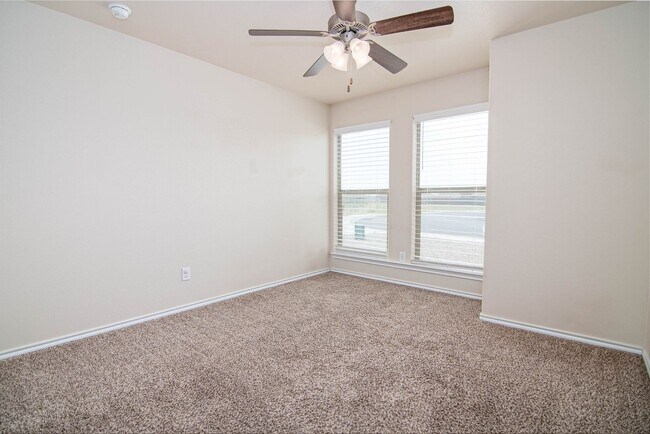 Building Photo - 719 Bronco Ct