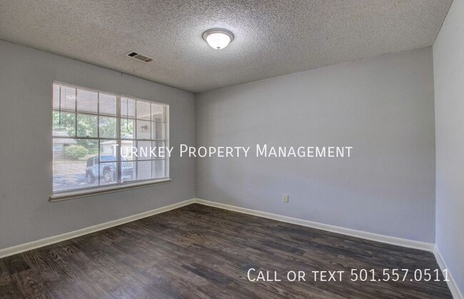 Building Photo - 2 E Laramie Dr