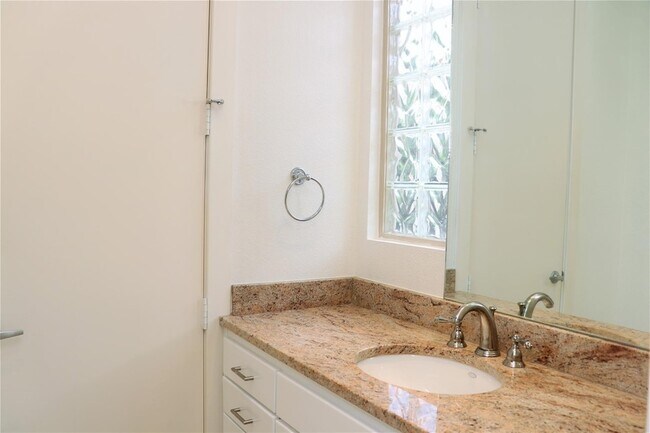 Building Photo - 3718 Dorothy Ave