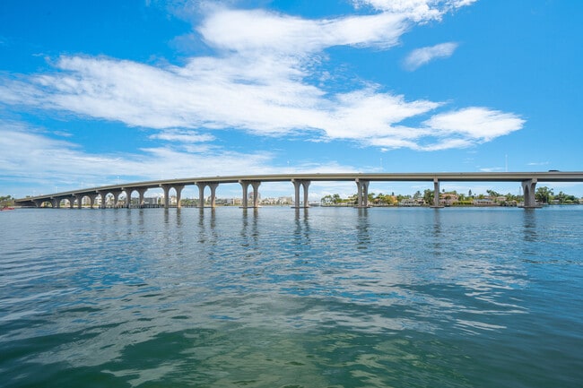 Building Photo - 3536 Belle Vista Dr E