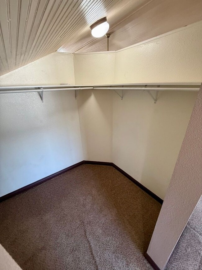 Building Photo - Keefer Studio