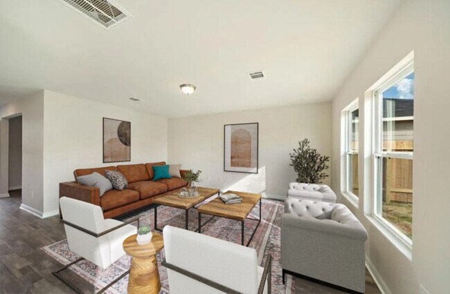 Building Photo - 15665 Briar Frst Dr