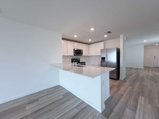 Building Photo - MOVE-IN SPECIAL 2 WEEKS FREE RENT!! NO APPLICATION FEES FOR APPROVED APPLICANTS**Beautiful Brand-...