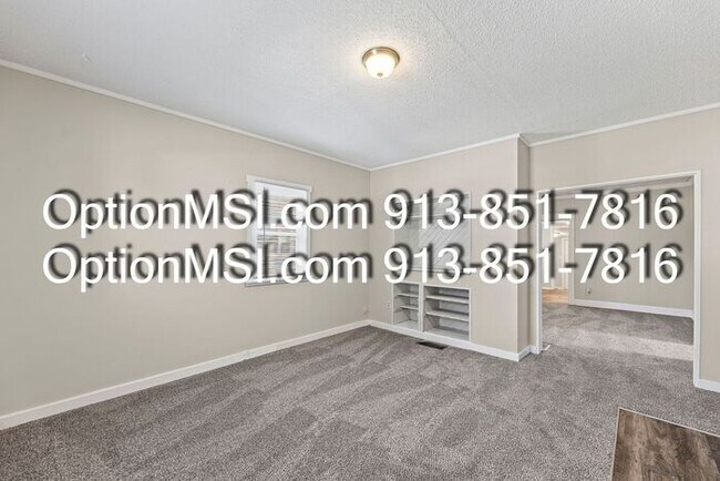 Building Photo - Move-in Ready!