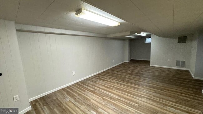 Building Photo - 436 Westshire Dr