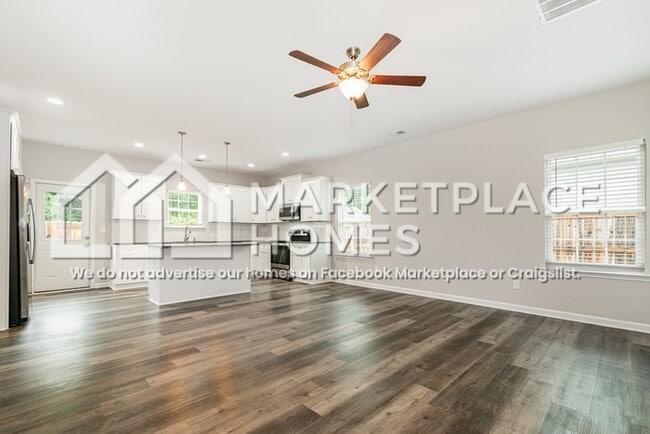 Building Photo - 509 1/2 E Maine Ave