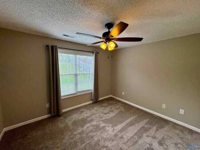 Building Photo - 104 Appleberry Ln