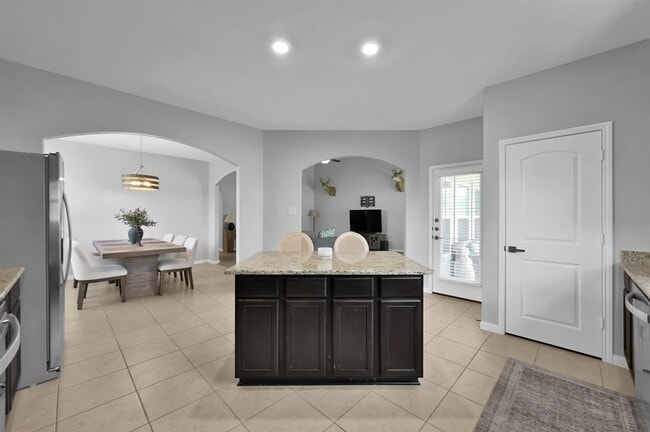 Building Photo - 22510 Red Sparrow Dr