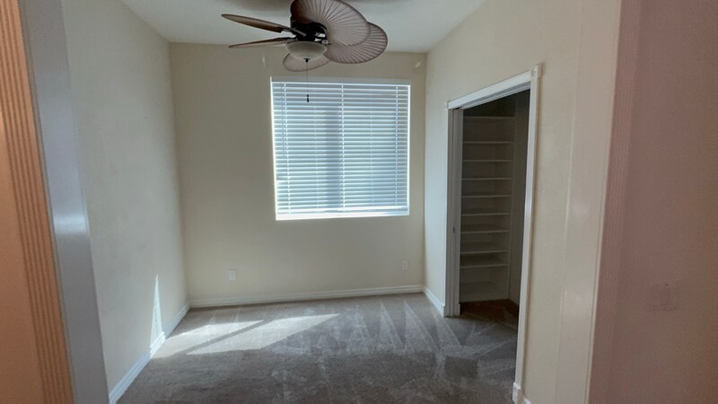 Building Photo - 10129 Delcresta Dr