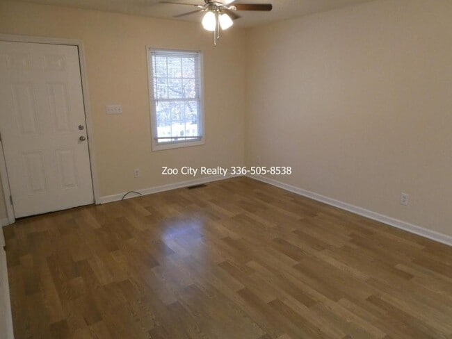 Building Photo - 730 Breeze Hill Rd