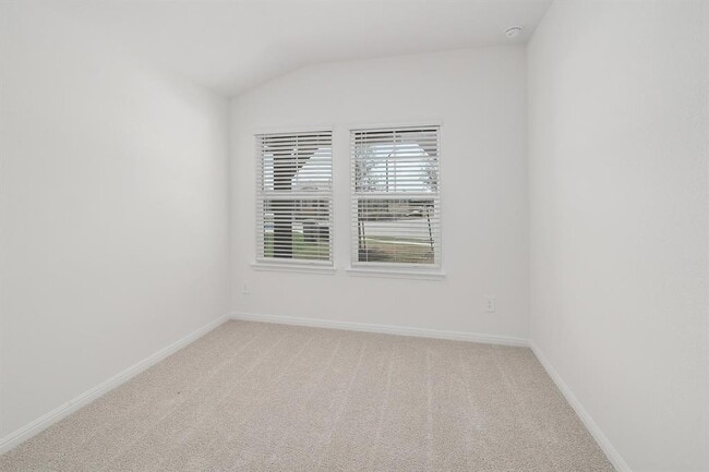 Building Photo - 105 Fossil Dr