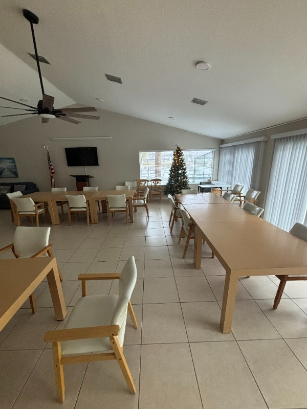 Building Photo - 3999 NW Cinnamon Tree Cir