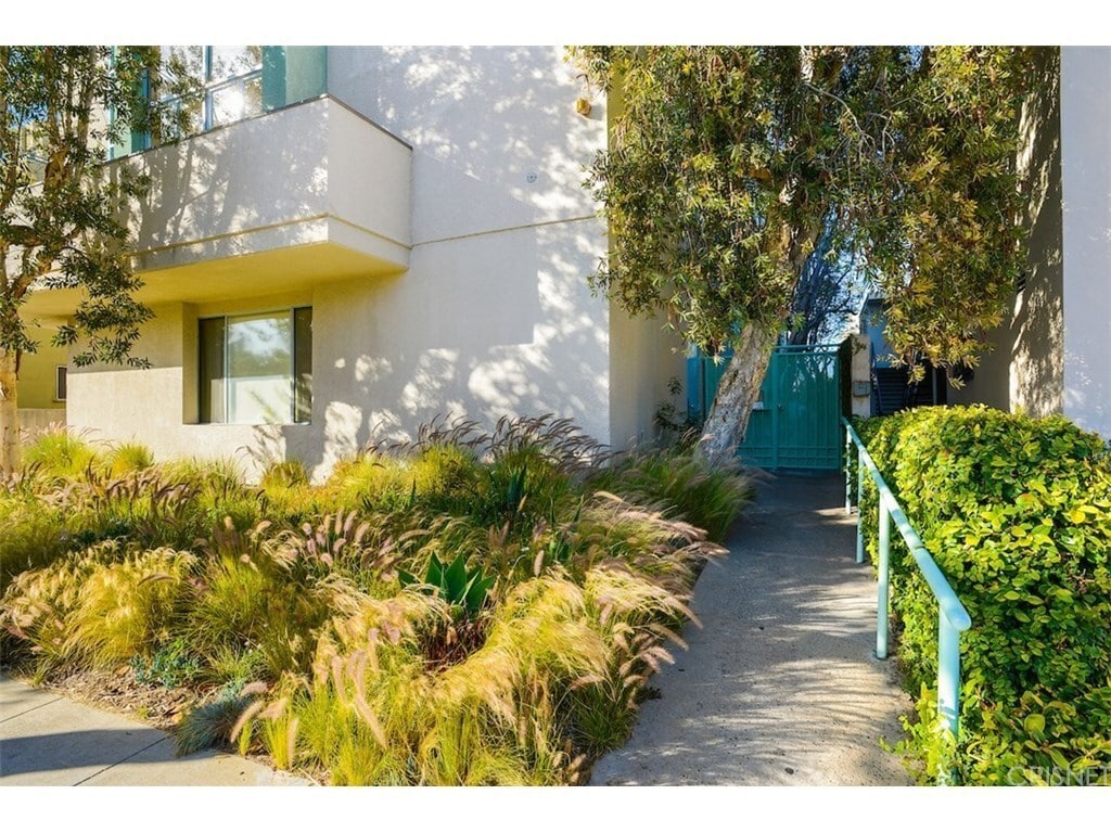 Front of building, secure entrance - 1511 16th St